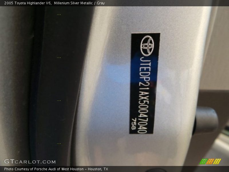 Millenium Silver Metallic / Gray 2005 Toyota Highlander V6