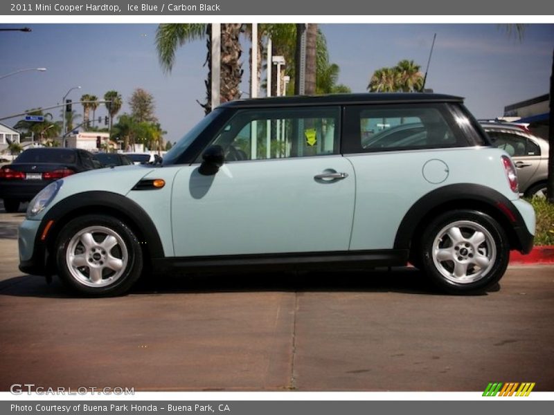 Ice Blue / Carbon Black 2011 Mini Cooper Hardtop