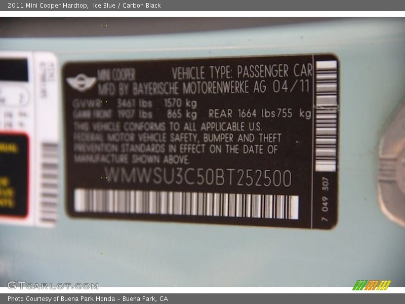 Ice Blue / Carbon Black 2011 Mini Cooper Hardtop