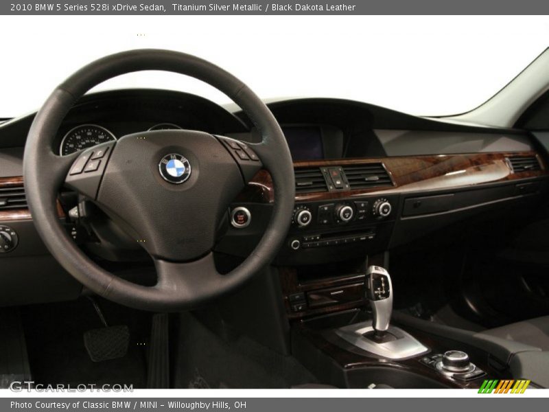 Dashboard of 2010 5 Series 528i xDrive Sedan