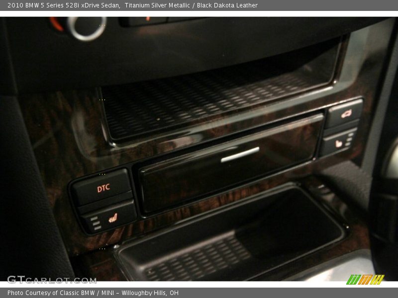 Titanium Silver Metallic / Black Dakota Leather 2010 BMW 5 Series 528i xDrive Sedan