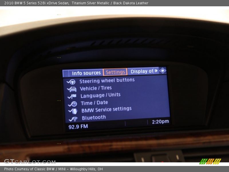 Titanium Silver Metallic / Black Dakota Leather 2010 BMW 5 Series 528i xDrive Sedan