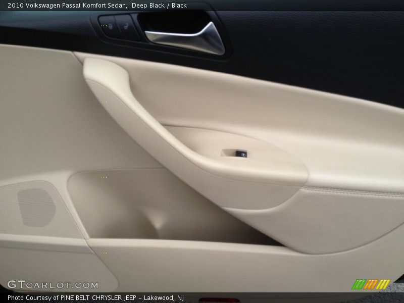 Deep Black / Black 2010 Volkswagen Passat Komfort Sedan