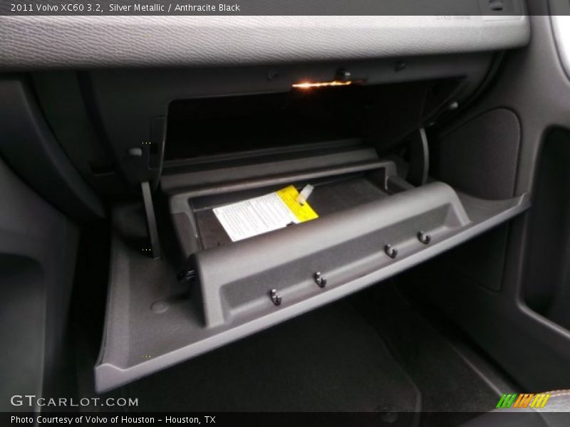 Silver Metallic / Anthracite Black 2011 Volvo XC60 3.2