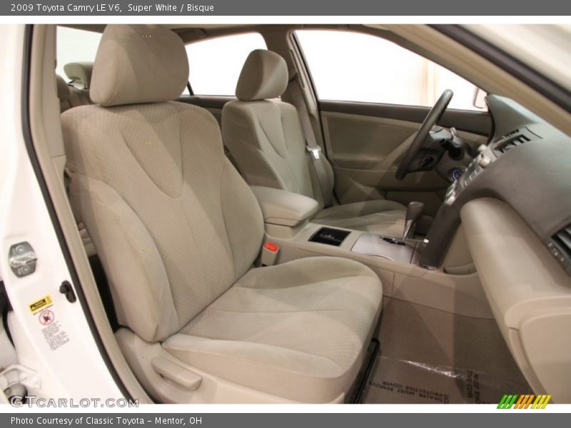 Super White / Bisque 2009 Toyota Camry LE V6