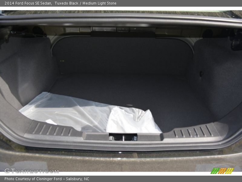 Tuxedo Black / Medium Light Stone 2014 Ford Focus SE Sedan