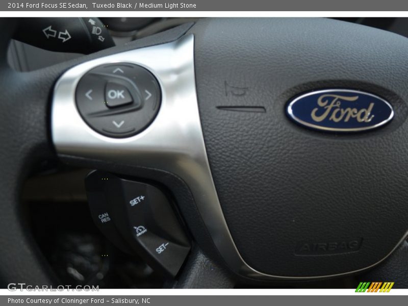 Tuxedo Black / Medium Light Stone 2014 Ford Focus SE Sedan