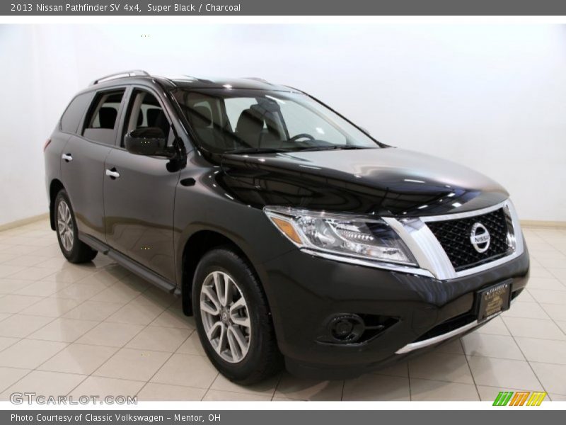 Super Black / Charcoal 2013 Nissan Pathfinder SV 4x4