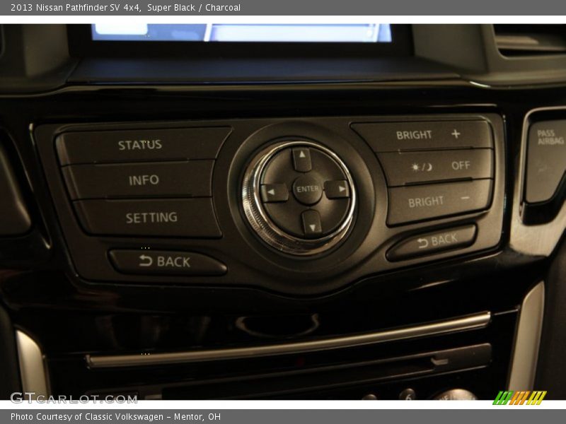 Super Black / Charcoal 2013 Nissan Pathfinder SV 4x4
