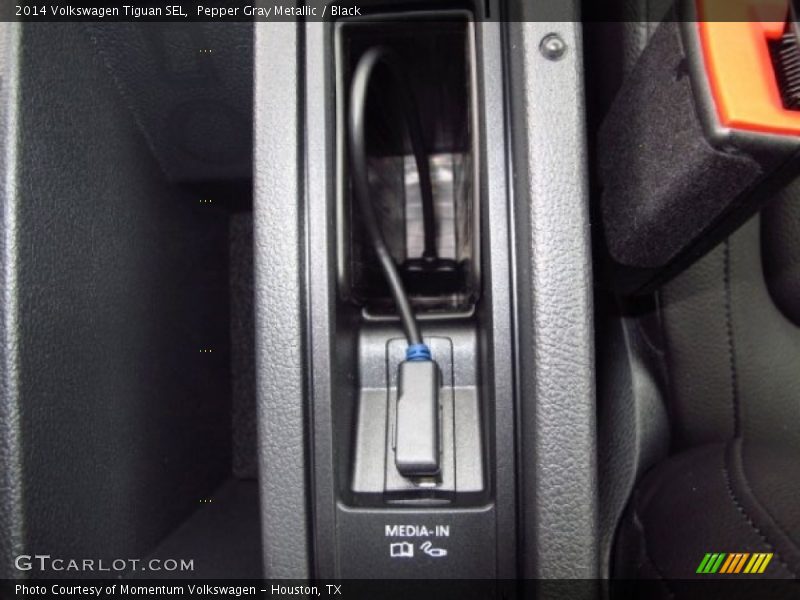 Pepper Gray Metallic / Black 2014 Volkswagen Tiguan SEL