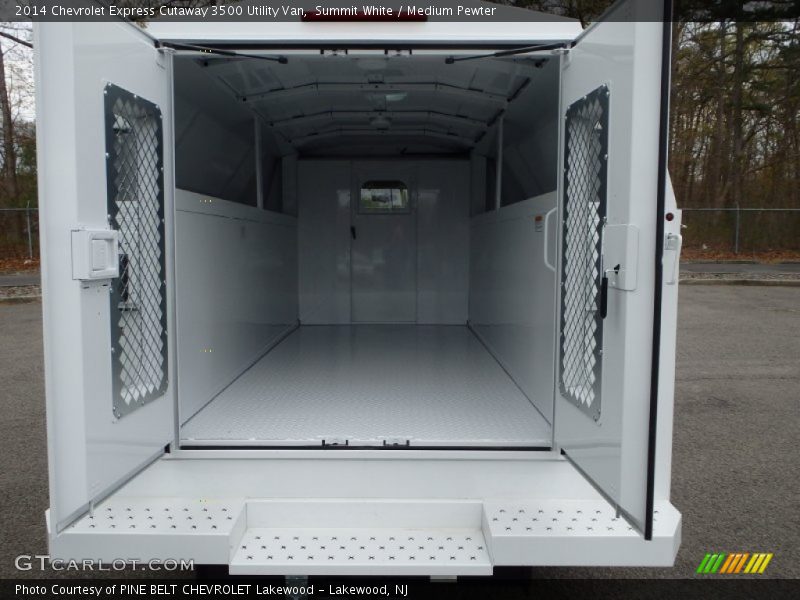 Summit White / Medium Pewter 2014 Chevrolet Express Cutaway 3500 Utility Van