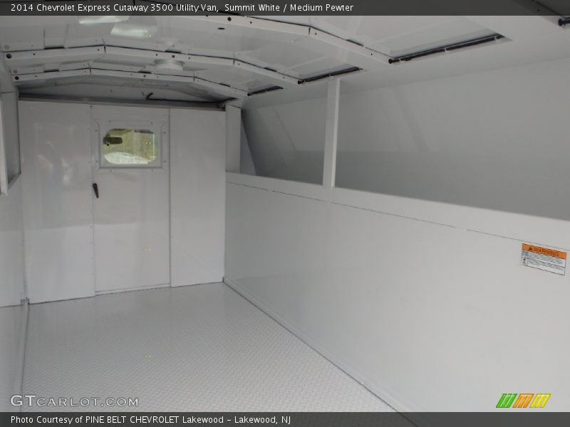 Summit White / Medium Pewter 2014 Chevrolet Express Cutaway 3500 Utility Van