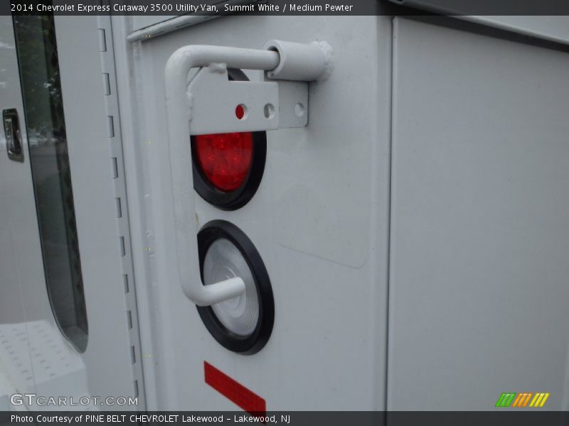 Summit White / Medium Pewter 2014 Chevrolet Express Cutaway 3500 Utility Van