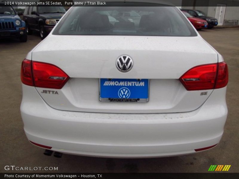 Pure White / Titan Black 2014 Volkswagen Jetta SE Sedan