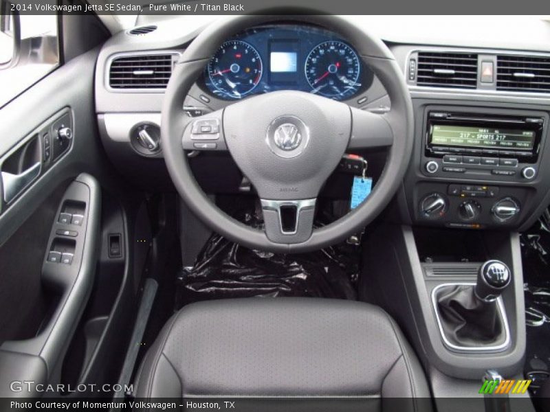 Pure White / Titan Black 2014 Volkswagen Jetta SE Sedan