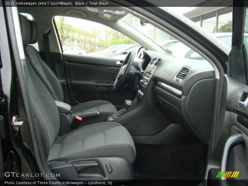 Black / Titan Black 2011 Volkswagen Jetta S SportWagen