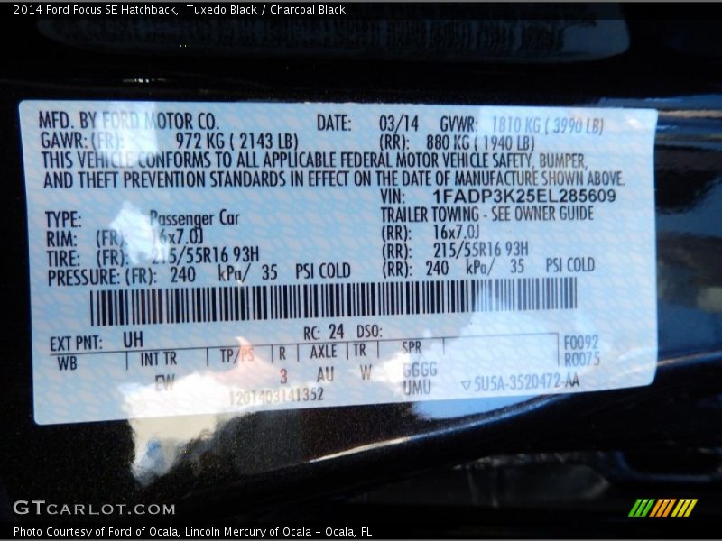 Tuxedo Black / Charcoal Black 2014 Ford Focus SE Hatchback