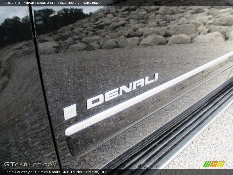 Onyx Black / Ebony Black 2007 GMC Yukon Denali AWD