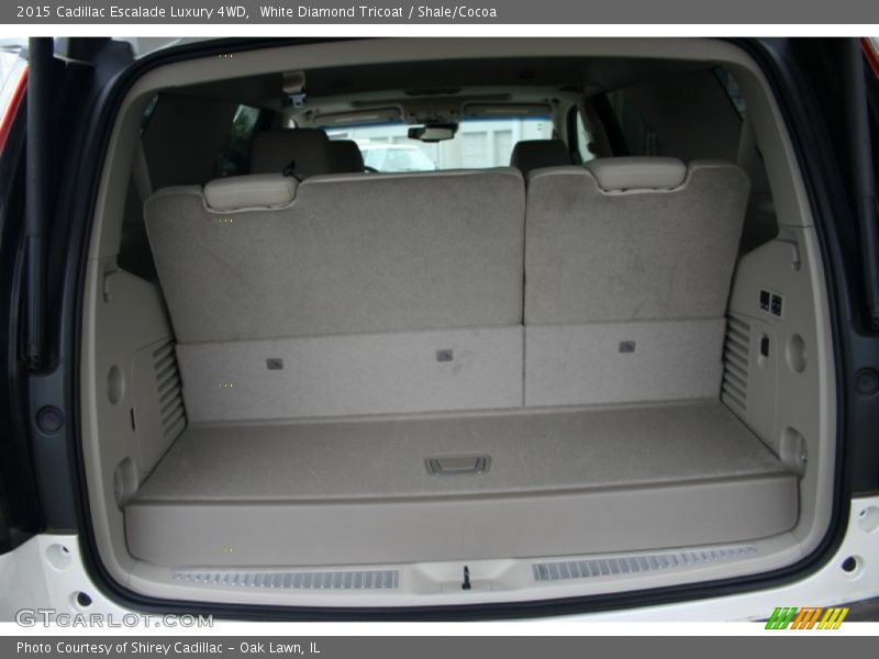  2015 Escalade Luxury 4WD Trunk