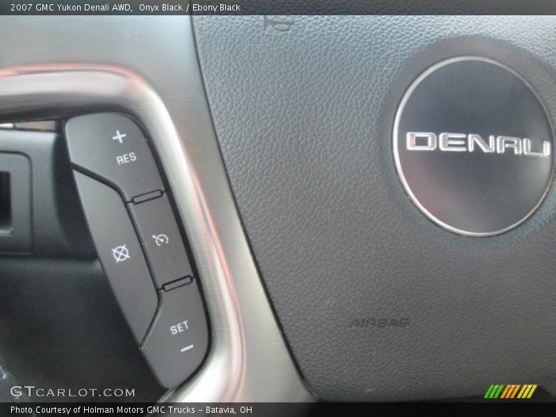 Onyx Black / Ebony Black 2007 GMC Yukon Denali AWD