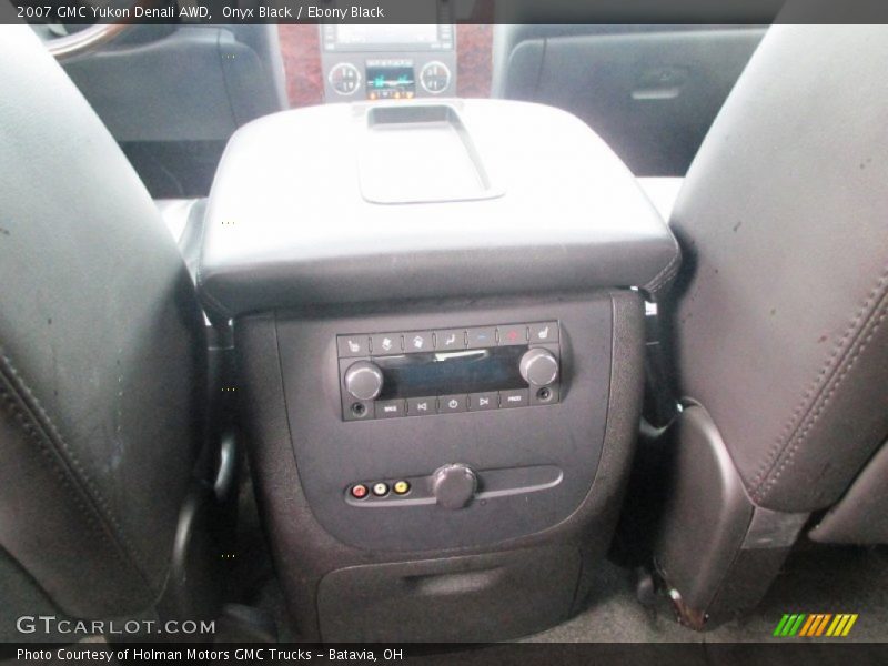Onyx Black / Ebony Black 2007 GMC Yukon Denali AWD