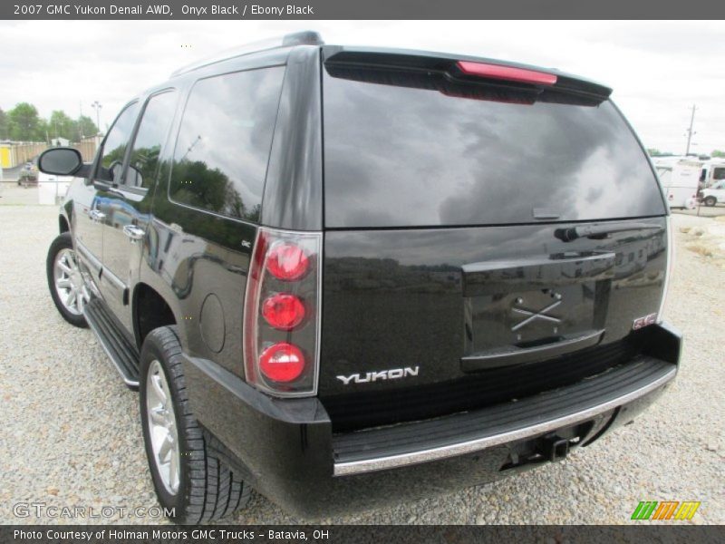 Onyx Black / Ebony Black 2007 GMC Yukon Denali AWD