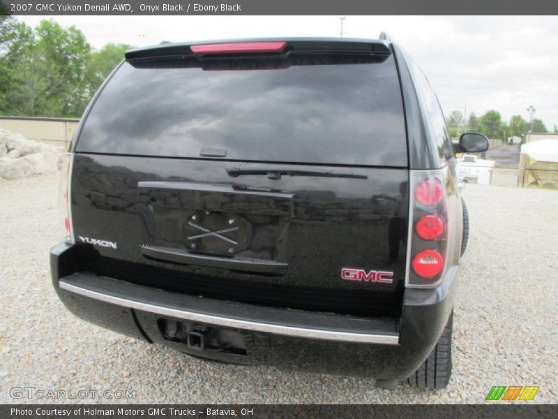 Onyx Black / Ebony Black 2007 GMC Yukon Denali AWD