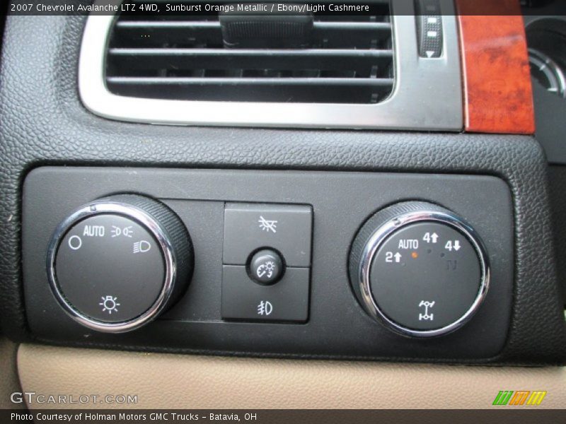 Controls of 2007 Avalanche LTZ 4WD