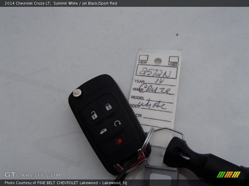 Summit White / Jet Black/Sport Red 2014 Chevrolet Cruze LT