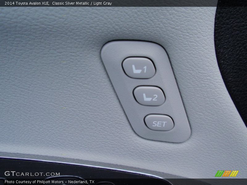 Classic Silver Metallic / Light Gray 2014 Toyota Avalon XLE