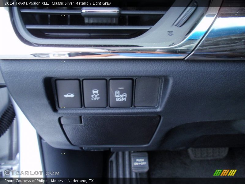 Classic Silver Metallic / Light Gray 2014 Toyota Avalon XLE
