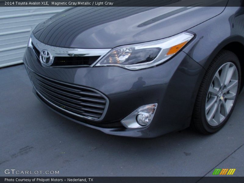 Magnetic Gray Metallic / Light Gray 2014 Toyota Avalon XLE