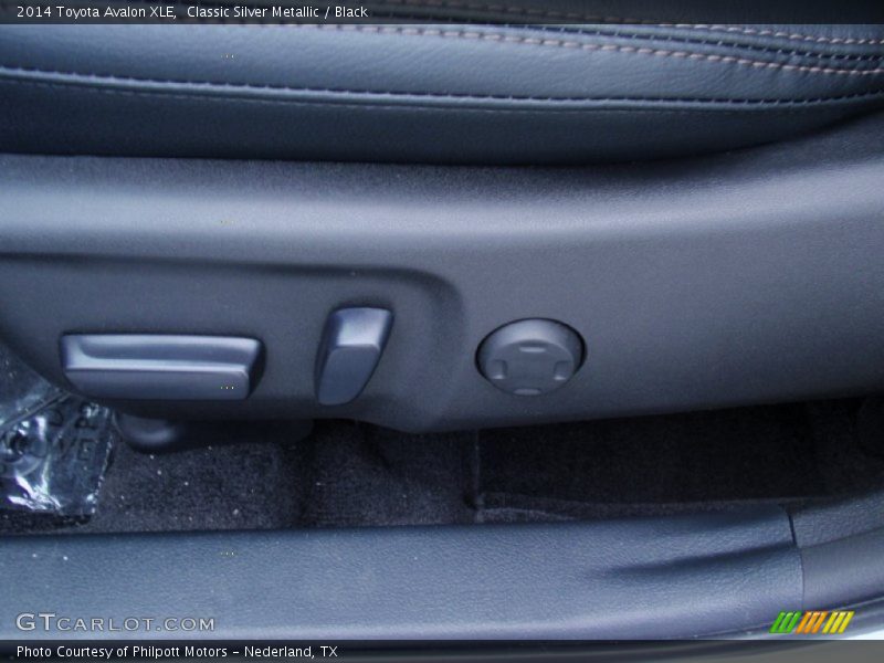 Classic Silver Metallic / Black 2014 Toyota Avalon XLE