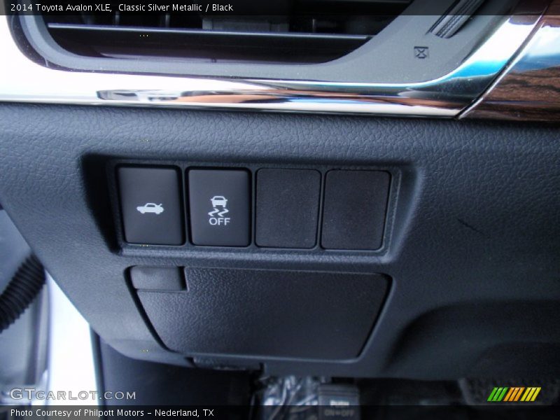 Classic Silver Metallic / Black 2014 Toyota Avalon XLE