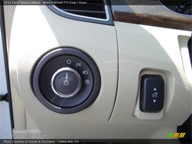 White Platinum Tri-Coat / Dune 2013 Ford Taurus Limited
