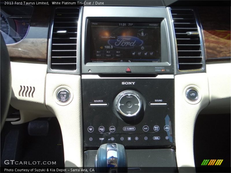 White Platinum Tri-Coat / Dune 2013 Ford Taurus Limited
