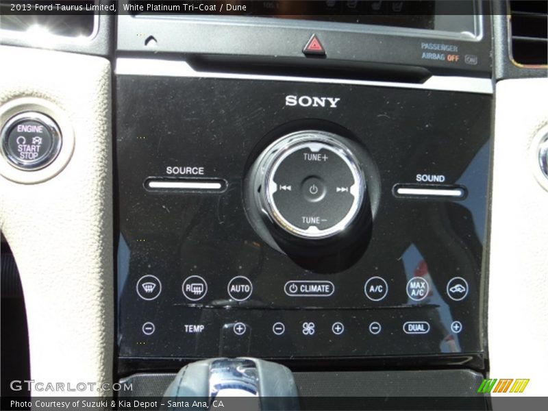 White Platinum Tri-Coat / Dune 2013 Ford Taurus Limited