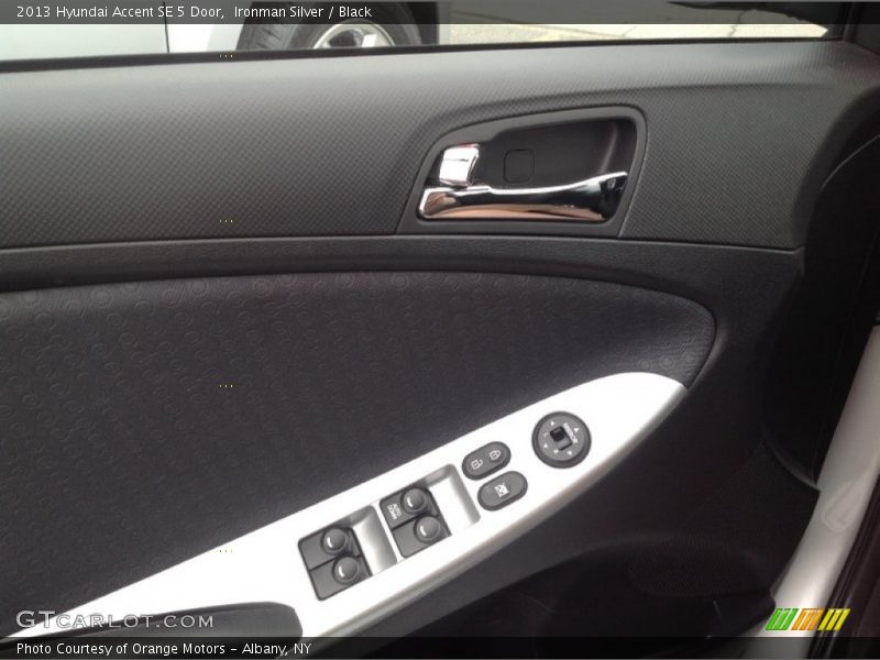 Ironman Silver / Black 2013 Hyundai Accent SE 5 Door