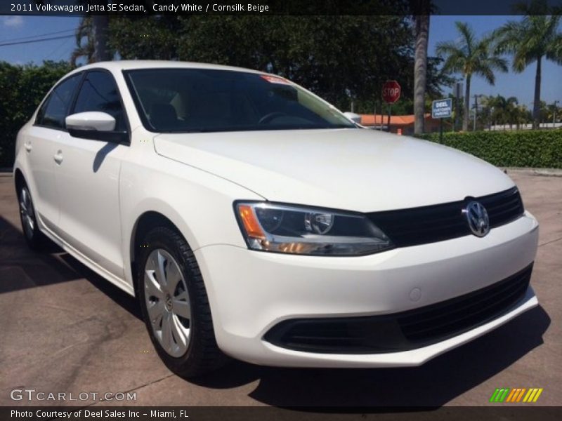 Candy White / Cornsilk Beige 2011 Volkswagen Jetta SE Sedan