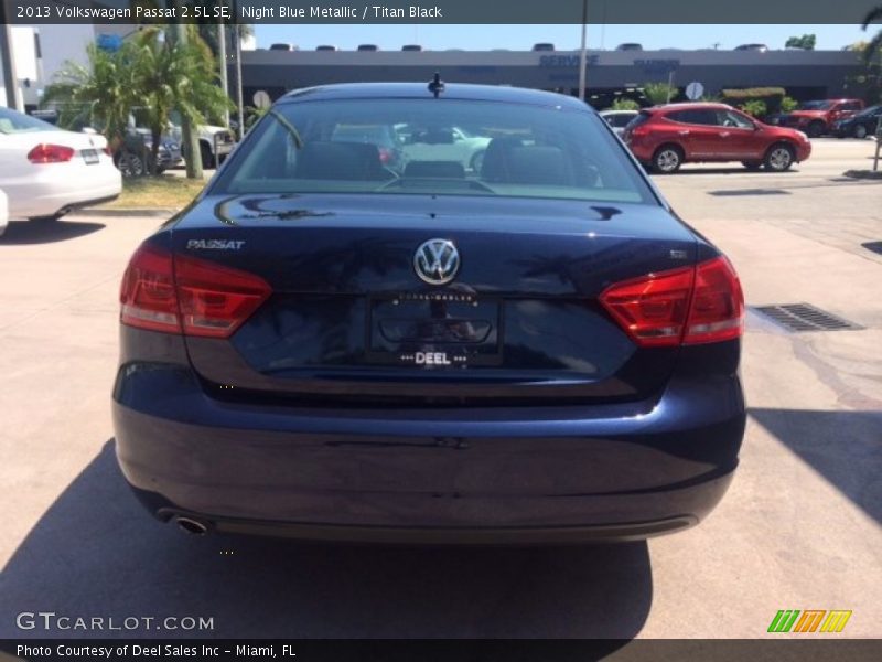 Night Blue Metallic / Titan Black 2013 Volkswagen Passat 2.5L SE