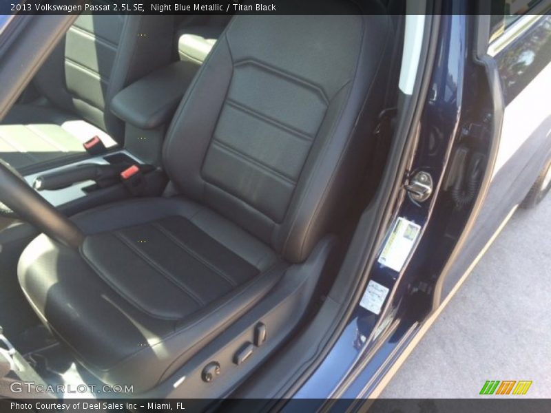 Night Blue Metallic / Titan Black 2013 Volkswagen Passat 2.5L SE