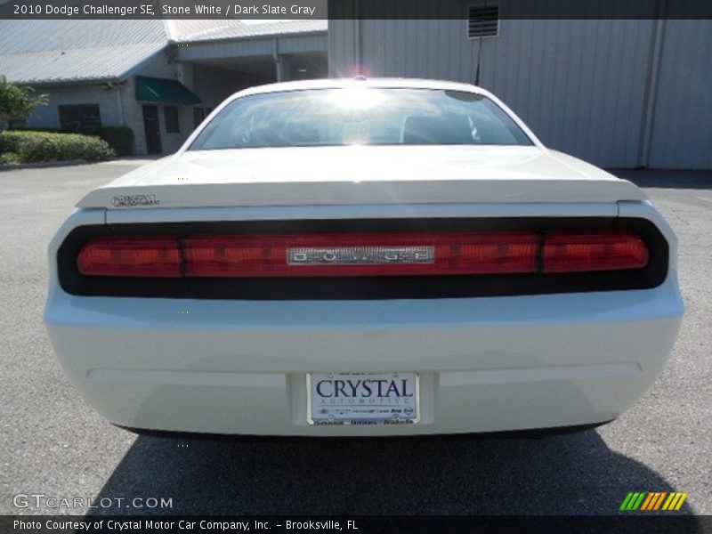 Stone White / Dark Slate Gray 2010 Dodge Challenger SE