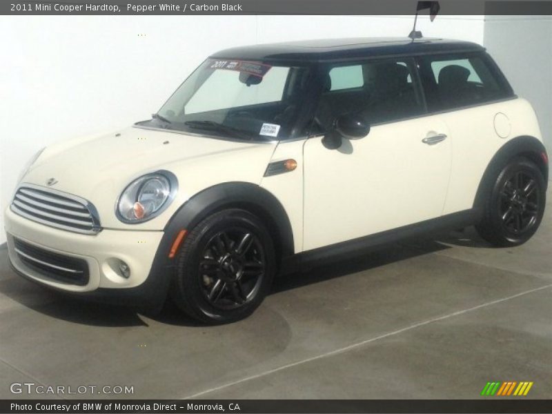 Pepper White / Carbon Black 2011 Mini Cooper Hardtop