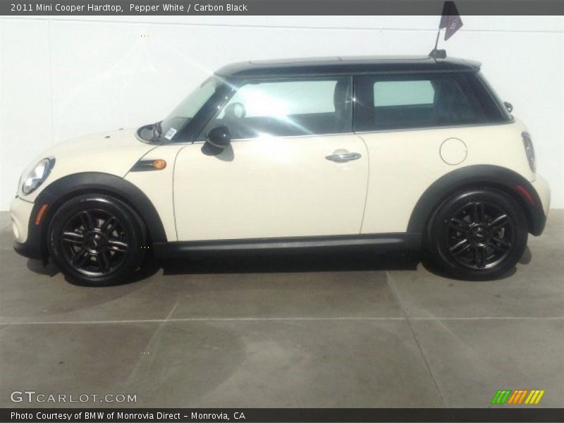 Pepper White / Carbon Black 2011 Mini Cooper Hardtop