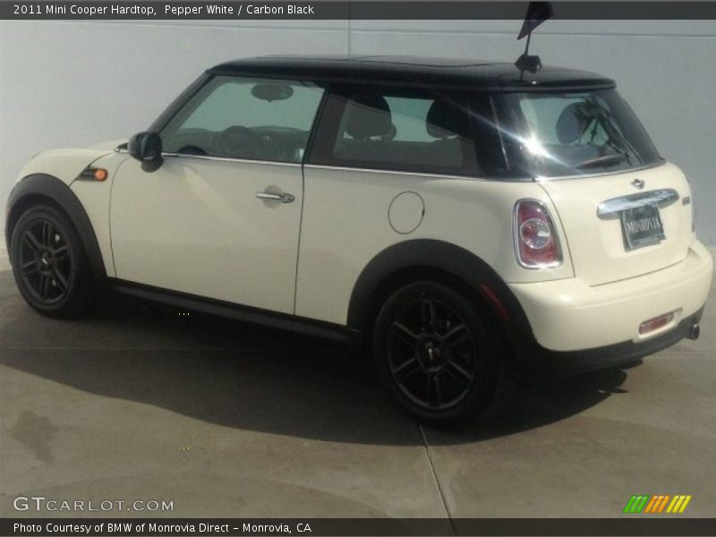 Pepper White / Carbon Black 2011 Mini Cooper Hardtop