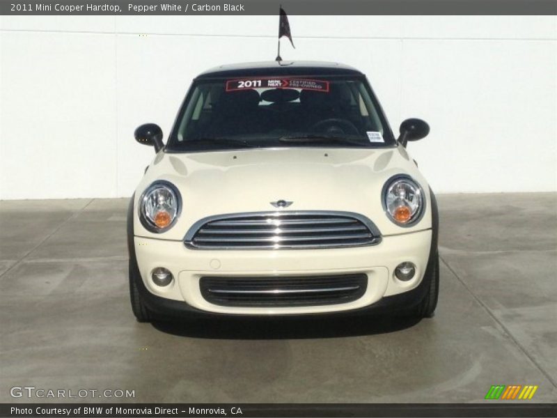 Pepper White / Carbon Black 2011 Mini Cooper Hardtop