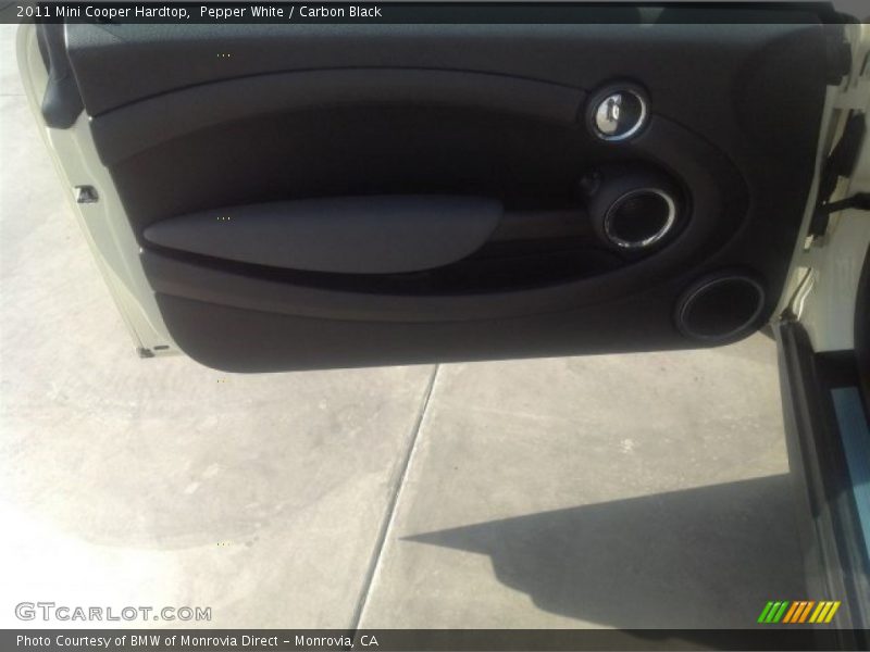 Pepper White / Carbon Black 2011 Mini Cooper Hardtop