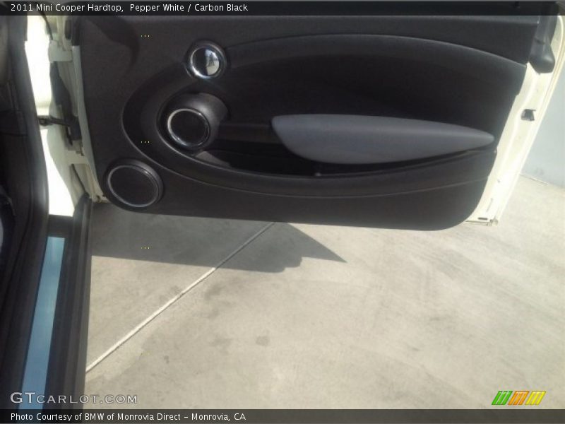 Pepper White / Carbon Black 2011 Mini Cooper Hardtop