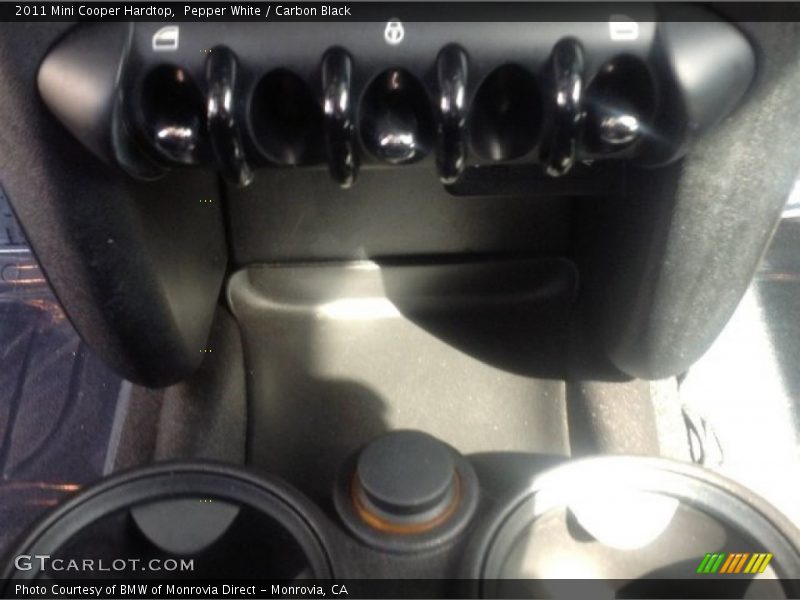 Pepper White / Carbon Black 2011 Mini Cooper Hardtop