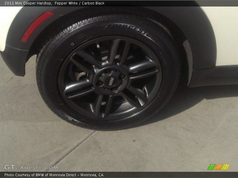 Pepper White / Carbon Black 2011 Mini Cooper Hardtop